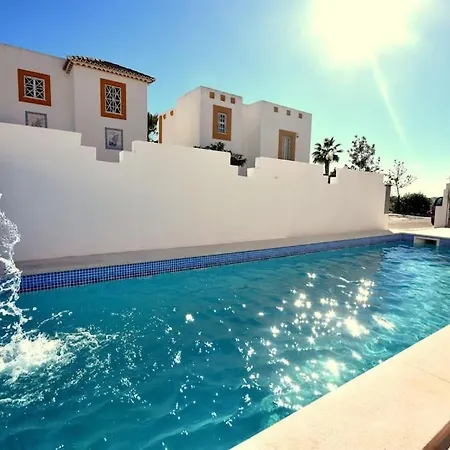 Na With Private Pool And Close To The فندق *