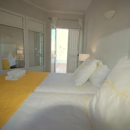 Na With Private Pool And Close To The Gale (Albufeira)