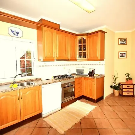 Na With Private Pool And Close To The * Gale (Albufeira)