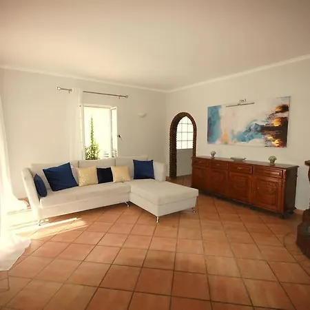 Na With Private Pool And Close To The 호텔